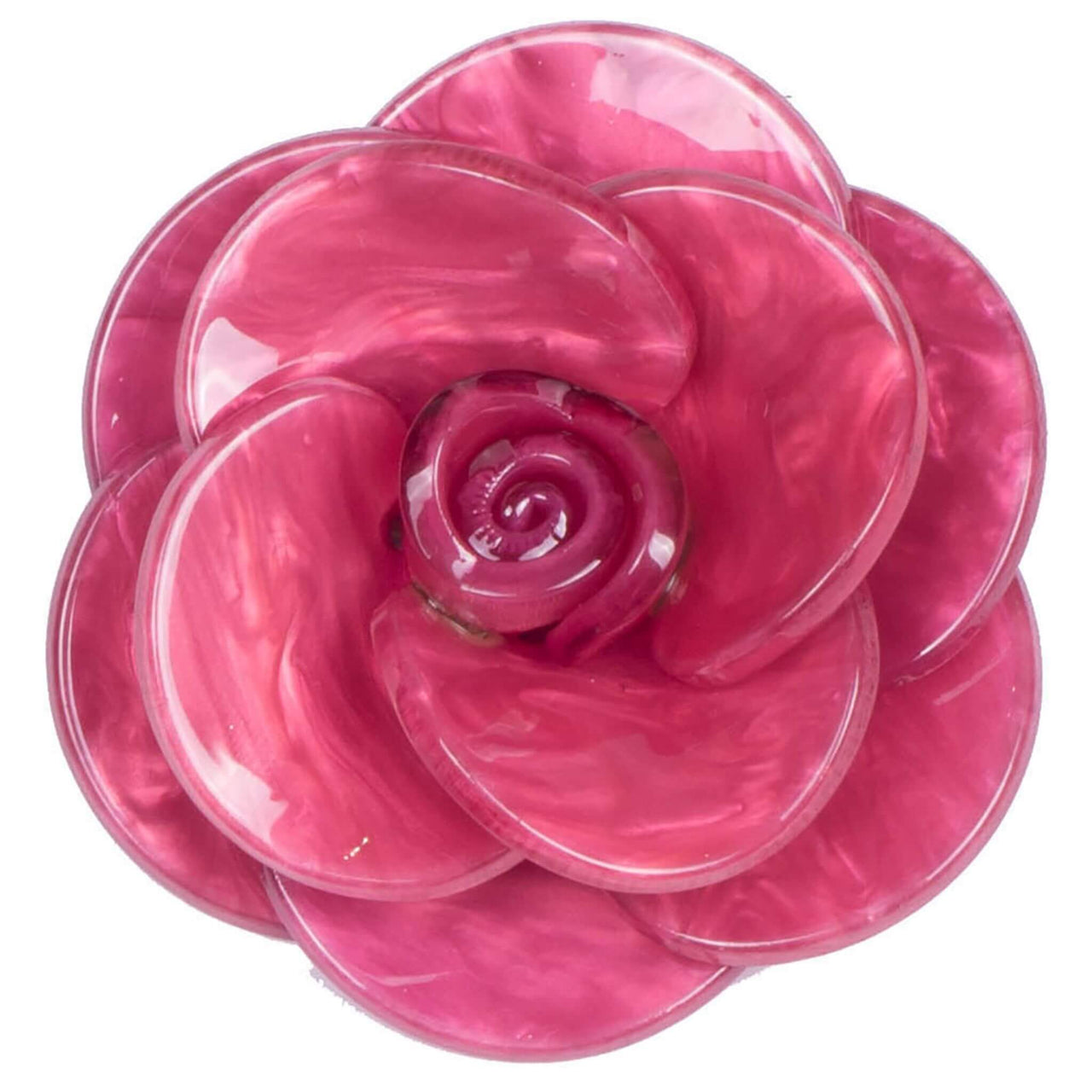 Broche flor camelia de resina brillante color fucsia de 7 cm de diámetro. Cierre metálico dorado de alfiler. El complemento ideal para lucir como broche sobre la ropa, un bolso, un sombrero o un collar. Lo hay en marrón chocolate, fucsia, azul y Kaki.