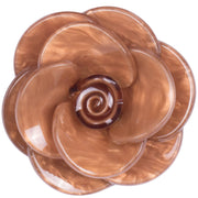 Broche flor camelia de resina de 7 cm de diámetro.