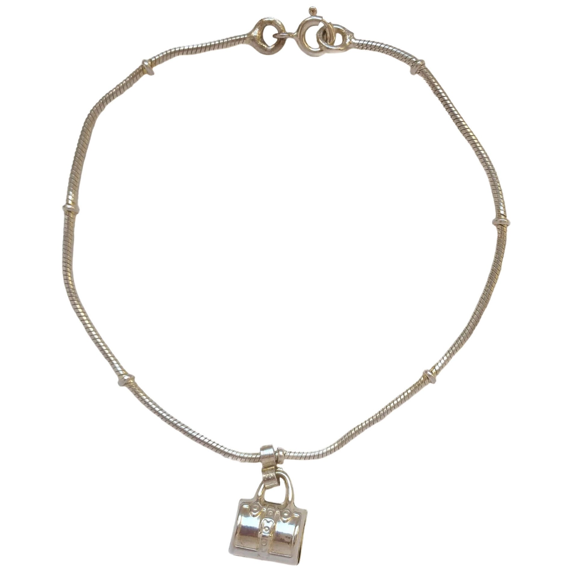 Charm plata maleta-bolso colgante 10 mm de ancho. Ideal para combinar con una cadena de plata o colgar de una pulsera de plata.