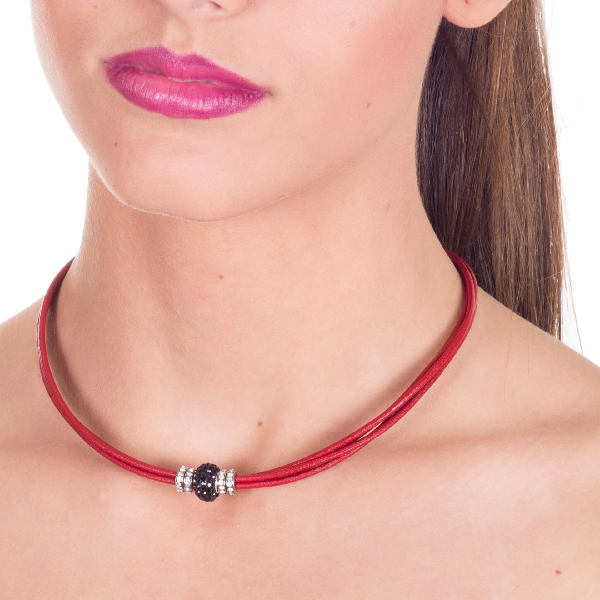 Collar gargantilla de cuero rojo y brillantes de cristal negro