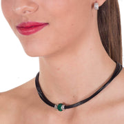 Collar gargantilla cuero negro y brillantes de cristal verde