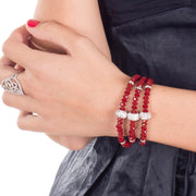 Pulsera de cristal rojo y central de brillantes de cristal en blanco